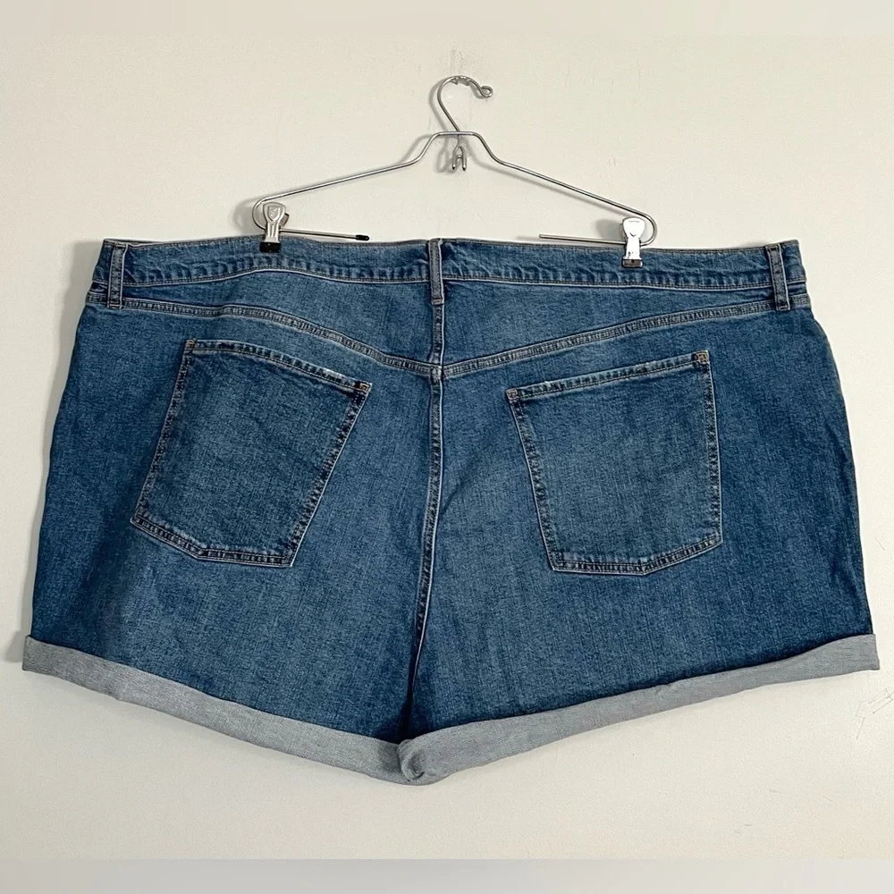 Old Navy NEW Boyfriend Mid Rise Distressed Jean Shorts Sz 30